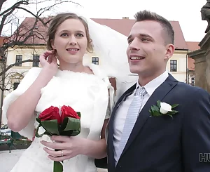 HUNT4K. Infatuating Czech bride spends very first night with rich stranger